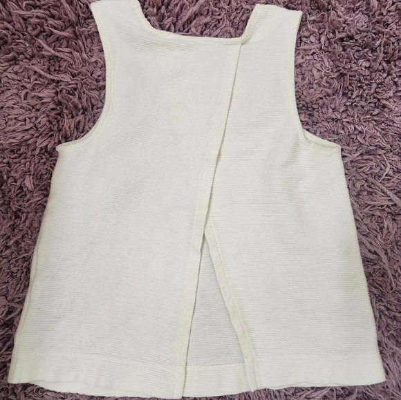 Madewell Texture & Thread Split-Back Shell Top - Picture 6 of 7